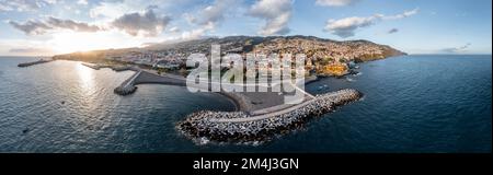 Luftaufnahme, Altstadt mit Hafen, Festung Sao Tiago, Funchal, Madeira, Portugal Stockfoto