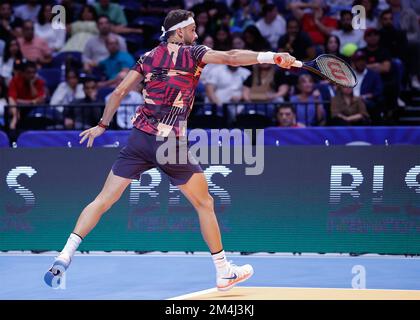 Dubai, VAE, 21.. Dezember 2022. Bulgarischer Tennisspieler Grigor Dimitrov in Aktion auf der Veranstaltung der World Tennis League in Dubai am Mittwoch, den 21. Dezember 2022 © Juergen Hasenkopf / Alamy Live News Stockfoto