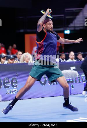 Dubai, VAE, 21.. Dezember 2022. Australischer Tennisspieler Nick Kyrgios in Aktion bei der Veranstaltung der World Tennis League in Dubai am Mittwoch, den 21. Dezember 2022 © Juergen Hasenkopf / Alamy Live News Stockfoto