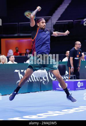 Dubai, VAE, 21.. Dezember 2022. Australischer Tennisspieler Nick Kyrgios in Aktion bei der Veranstaltung der World Tennis League in Dubai am Mittwoch, den 21. Dezember 2022 © Juergen Hasenkopf / Alamy Live News Stockfoto