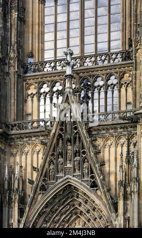 Südportal, Kölner Dom oder der hohe Dom St. Peter, Dom Erzdiözese Köln, Köln, Nordrhein-Westfalen, Deutschland Stockfoto