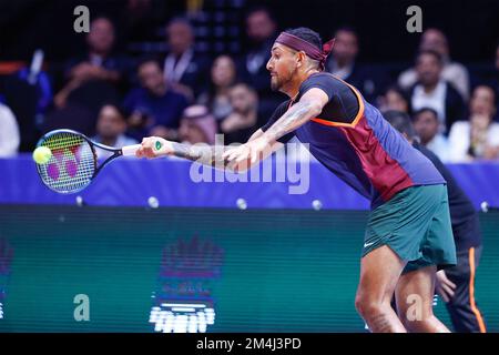 Dubai, VAE, 21.. Dezember 2022. Australischer Tennisspieler Nick Kyrgios in Aktion bei der Veranstaltung der World Tennis League in Dubai am Mittwoch, den 21. Dezember 2022 © Juergen Hasenkopf / Alamy Live News Stockfoto