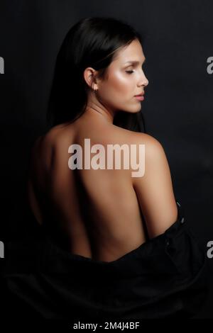 Zurück Portrait Young Woman Stockfoto