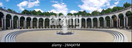 Panoramafotos von La Colonnade im Park von Schloss Versailles, UNESCO-Weltkulturerbe, Yvelines, Ile-de-France, Frankreich Stockfoto
