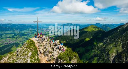 Panoramablick vom Rubihorn, 1957m, ins Illertal, Allgaeu, Bayern, Deutschland Stockfoto