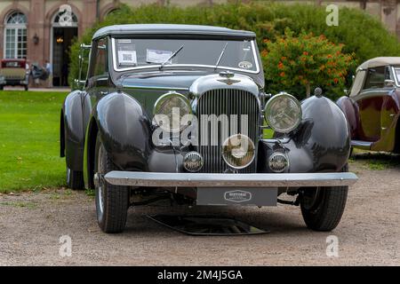 Vintage Lagonda V12 DHC, Großbritannien 1939, V12-Zylinder, 4. 480 ccm, 220 ps, 4-Gang, 1. 850 kg, 180 km/h, grau, schwarz, Classic Gala, International Stockfoto