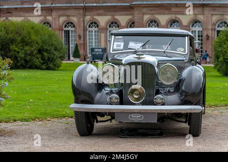 Vintage Lagonda V12 DHC, Großbritannien 1939, V12-Zylinder, 4. 480 ccm, 220 ps, 4-Gang, 1. 850 kg, 180 km/h, grau, schwarz, Classic Gala, International Stockfoto