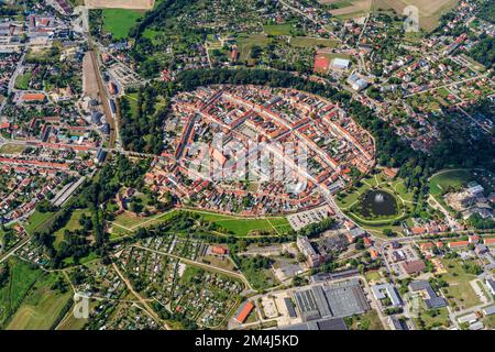 Luftaufnahme von Wittstock an der Dosse, Mittelalter, rund, Stadtbild, Ziegel, Brandenburg, Deutschland Stockfoto