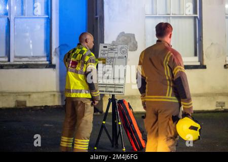 Brentwood, Großbritannien. 21.. Dezember 2022. Brentwood Essex, 21.. Dezember 2022 Hausbrand auf der London Road Brentrwood Essex, Essex und London Feuerwehr in Anwesenheitsliste: Ian Davidson/Alamy Live News Stockfoto