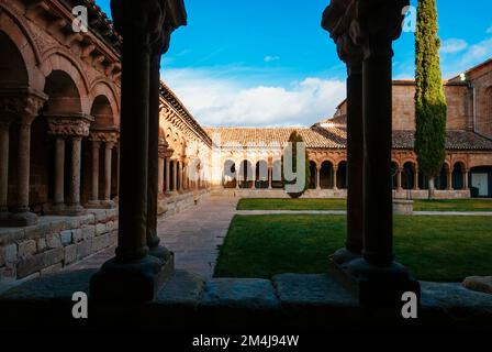 Das Kloster. Die Ko-Kathedrale San Pedro ist ein mittelalterliches Gebäude. Es ist in der römisch-katholischen Diözese von Osma-Soria. Soria, Castilla y León, Spanien, Europa Stockfoto