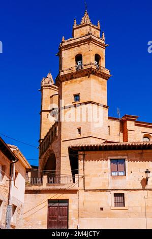 Die Kirche San Andrés ist eine Kirche in Elciego. Es wurde zum Bien de Interés Cultural erklärt. Elciego, Álava, Baskenland, Spanien, Europa Stockfoto