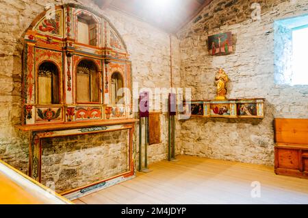 Innere Kirche Santa Eulalia de Erill-la-Vall. Erill la Vall, Vall de Boí, Lérida, Katalonien, Spanien, Europa. Stockfoto