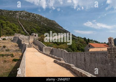 Die Mauern von Ston und Mali Ston in Kroatien in Europa Stockfoto