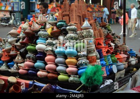 Marrakesch Souk Market, farbenfroh, Landschaft, Geschenke, Tajine Stockfoto