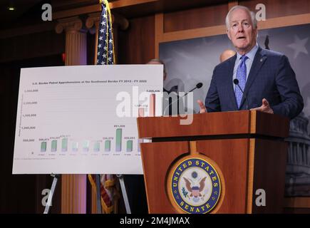 Senor John Cornyn (R-TX) spricht auf einer Pressekonferenz zu Titel 42, Grenzbedingungen und illegaler Einwanderung in die USA Capitol Building in Washington D.C. am Mittwoch, den 21. Dezember 2022. Foto: Gräfin Jemal/UPI Stockfoto