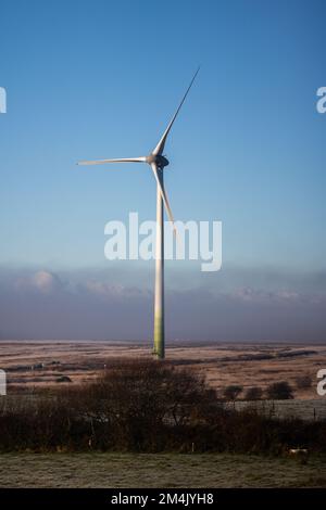 Die Windmühle steht still an einem kalten Wintertag Stockfoto