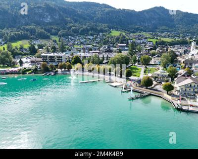 St. Gilgen, Dorf, Österreich Drohne aus der Vogelperspektive Stockfoto