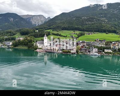 St. Wolfgang Village, Österreich Drohne aus der Vogelperspektive Stockfoto