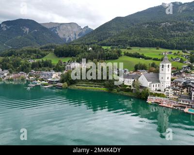 St. Wolfgang Village, Österreich Drohne aus der Vogelperspektive Stockfoto