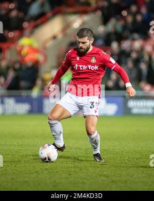 Wrexham, Wrexham County Borough, Wales. 21. Dezember 2022 Wrexams Elliot Lee auf dem Ball. Während des Wrexham Association Football Club V Scunthorpe United Football Club auf dem Rennplatz, in der dritten Runde der FA-Trophäe. (Bild: ©Cody Froggatt) Stockfoto