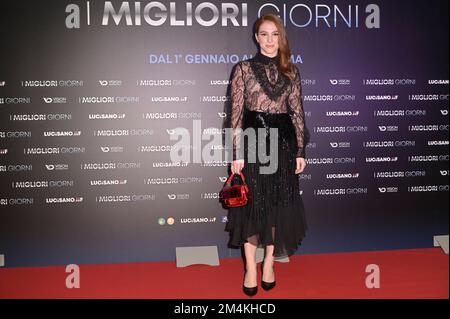 Rom, Italien. 21. Dezember 2022. Ludovica Martino besucht den roten Teppich des Films „I migliori giorni“ im Cinema Adriano. Kredit: SOPA Images Limited/Alamy Live News Stockfoto