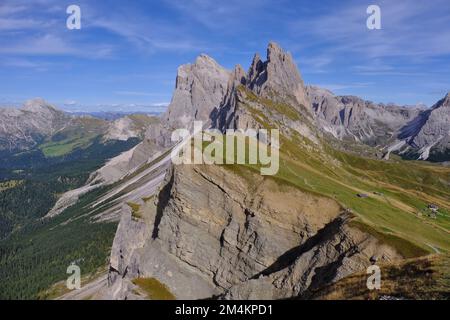 Geislerspitzen-Massiv auf Seceda mit Blick auf die Odelgebirge, Val (Tal) Gardena, Dolomiten, Südtirol, Italien Stockfoto