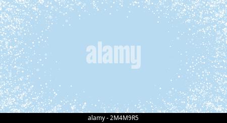 Zauberhafter Schneefall als weihnachtshintergrund. Fliegende Schneeflocken und Sterne im hellblauen Winterhintergrund. Zauberhafte Winterlandschaft. Darstellung mit breitem Vektor. Stock Vektor