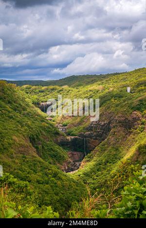 Tamarind Falls andere Namen sind sieben Wasserfälle auf Mauritius Island, Rivière Noire District. Unglaubliche, unberührbare Grünanlage mit sauberem Wasser und Stockfoto