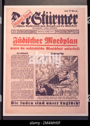 „Der Stürmer“ (The Striker) mit antisemitischer Titelseite im Mai 1934 eine wöchentliche deutsche Boulevardzeitung, Imperial war Museum, London, Großbritannien. Stockfoto