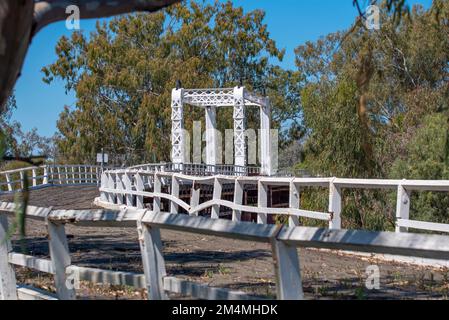 Die historische Liftbrücke über den Darling River in North Bourke im Outback New South Wales, Australien Stockfoto