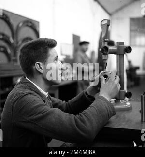 Turbomeca Flugzeugwerkstatt. Fotos von Marshall-Plan-Programmen, Ausstellungen und Personal Stockfoto