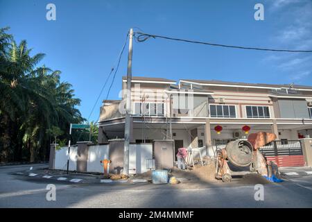 Außenansicht des zweistöckigen Vorort-Hauses. Stockfoto