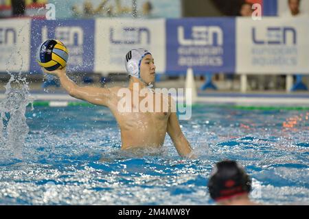 Piscina Bruno Bianchi, Triest, Italien, 14. Dezember 2022, Yusuke Inaba (Pallanuoto Triest) während des Wasserpolo-Spiels Pallanuoto Triest gegen CN Noisy Le sec - len Euro Cup Stockfoto