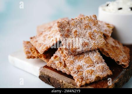 Cannoli Chips und Dip, selektiver Fokus Stockfoto