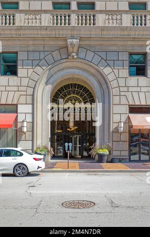 Das Wahrzeichen Hanna Building wurde 1922 erbaut. Das Hochhaus ist immer noch ein Bürogebäude, obwohl der angrenzende Anbau in Apartments umgewandelt wurde. Stockfoto