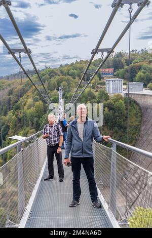 Elbingerode, Deutschland - 13. September 2022: Titan RT Hängebrücke und GIGA Swing in Elbingerode, Oberharz am Brocken in Sachsen-Anhalt Harz in Deutschland Stockfoto