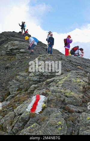 Wanderer auf dem Berg Schilthorn, Berner Oberland, Schweiz Stockfoto