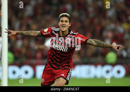 Rio de Janeiro, Brasilien, 14. August 2022. Fußballspieler Pedro do flamengo feiert sein Tor während des Spiels flamengo gegen Athletico-PR bei Maracanã s Stockfoto