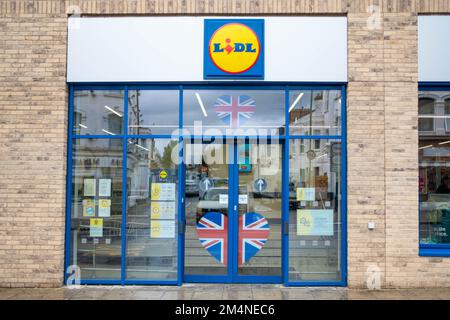 London - September 2022: Filiale Lidl an der Upper Tooting Road - deutscher internationaler Lebensmitteleinzelhändler Stockfoto