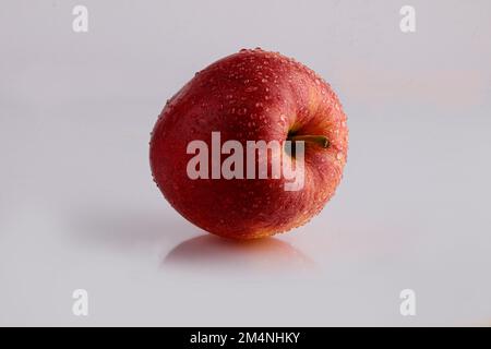 apfel mit Tau Stockfoto