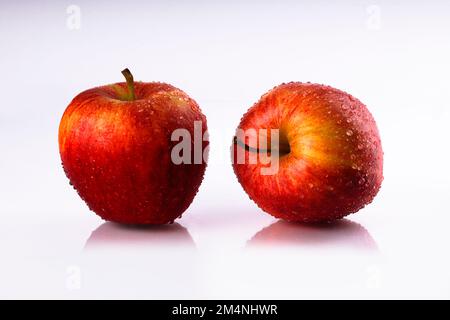 apfel mit Tau Stockfoto