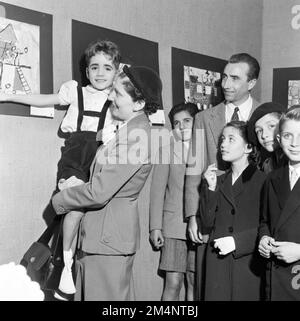 Kunstwettbewerb Für Kinder. Fotos von Marshall-Plan-Programmen, Ausstellungen und Personal Stockfoto