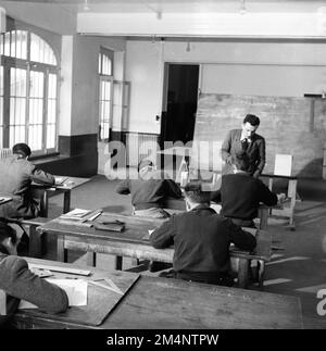 Turbomeca Flugzeugwerkstatt. Fotos von Marshall-Plan-Programmen, Ausstellungen und Personal Stockfoto