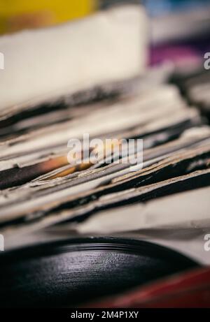 Sammlung von 7 Zoll Vinyl-Schallplatten Stockfoto