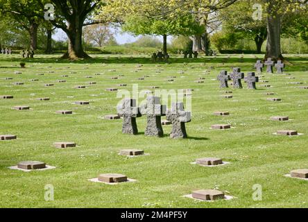 Blick auf den deutschen Militärfriedhof, Marigny, die Normandie, Frankreich, Europa Stockfoto