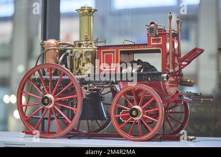 Dampf-Feuerwehrauto. Modell. Stockfoto