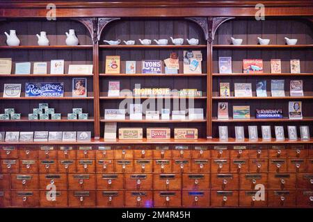 Viktorianische Apotheke. Rekonstruktion Stockfoto