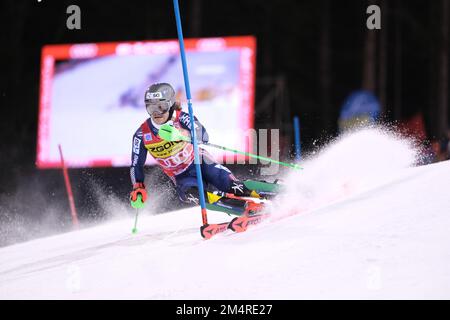 3Tre Slope, Madonna di Campiglio, Italien, 22. Dezember 2022, Lucas Braathen (NOR) während der FIS Alpine Ski World Cup - Men Slalom - Alpine Ski Race Stockfoto