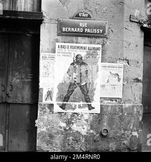 Antikommunistische Poster. Fotos von Marshall-Plan-Programmen, Ausstellungen und Personal Stockfoto