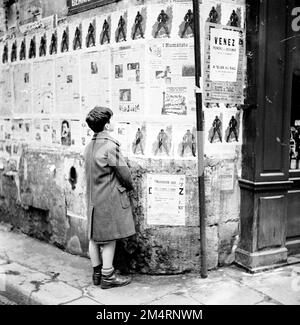 Antikommunistische Poster. Fotos von Marshall-Plan-Programmen, Ausstellungen und Personal Stockfoto